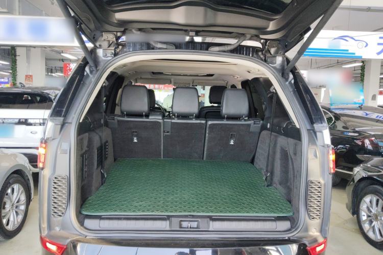 Used Land Rover Discovery 2020 2.0T SE Trunk