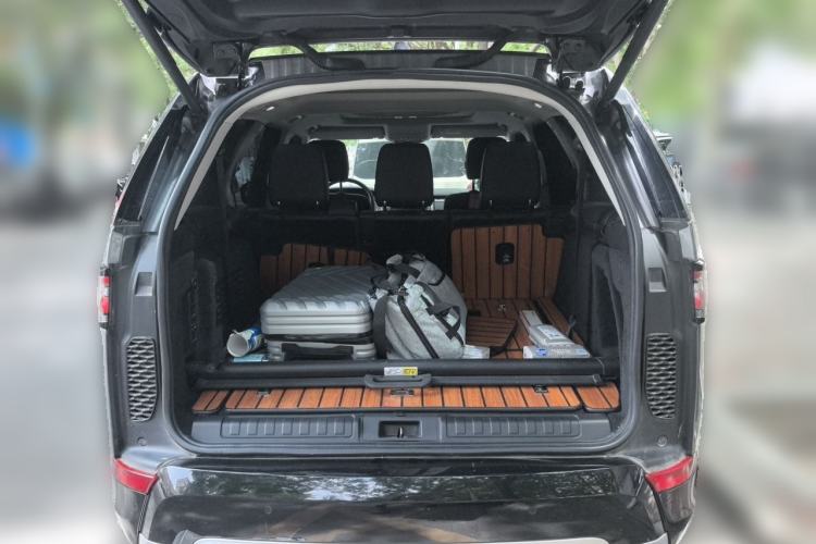 Used Land Rover Discovery 2020 3.0 SC V6 30th Anniversary Special Edition Trunk