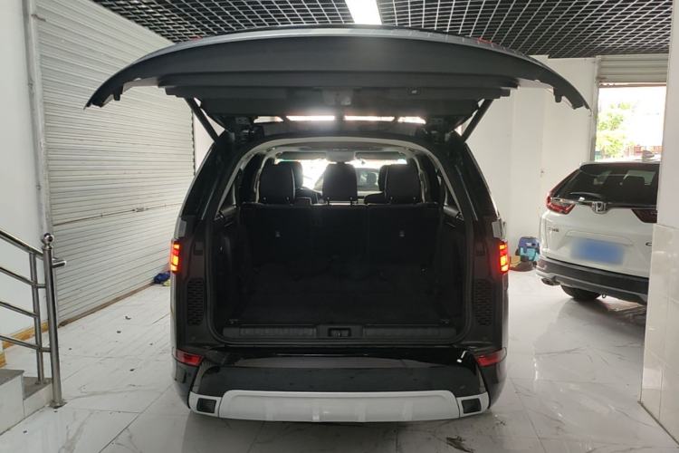 Used Land Rover Discovery 2020 2.0T 30th Anniversary Special Edition Trunk