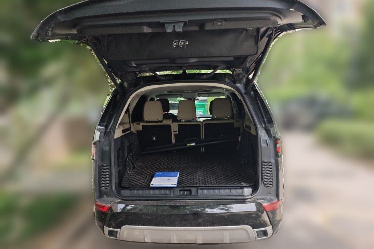 Used Land Rover Discovery 2020 2.0T 30th Anniversary Special Edition Trunk