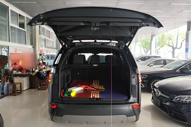 Used Land Rover Discovery 2020 2.0T SE Trunk