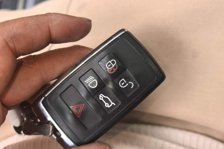 Used Land Rover Discovery 2020 3.0 SC V6 30th Anniversary Special Edition Vehicle Key