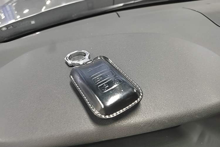 Used Land Rover Discovery 2020 3.0 SC V6 SE Vehicle Key