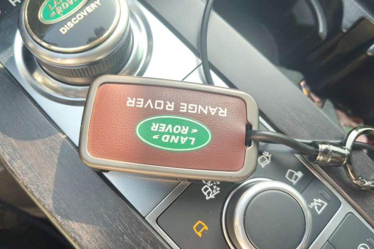 Used Land Rover Discovery 2020 3.0 SC V6 SE Vehicle Key
