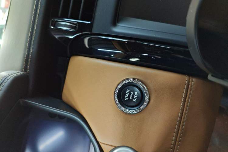 Used Land Rover Discovery 2020 3.0 SC V6 SE Vehicle Key