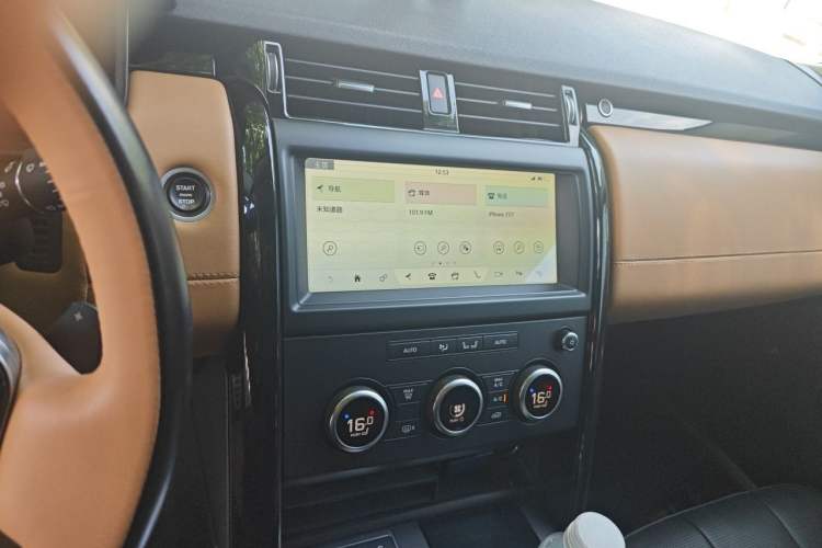 Used Land Rover Discovery 2020 3.0 SC V6 SE Audio And AC Panel