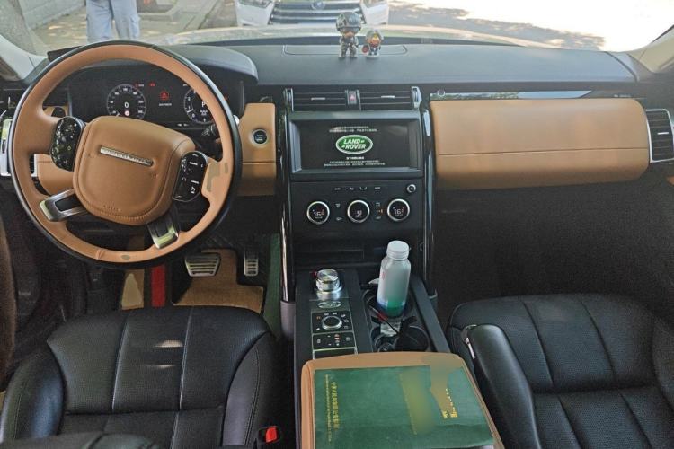 Used Land Rover Discovery 2020 3.0 SC V6 SE Center Console