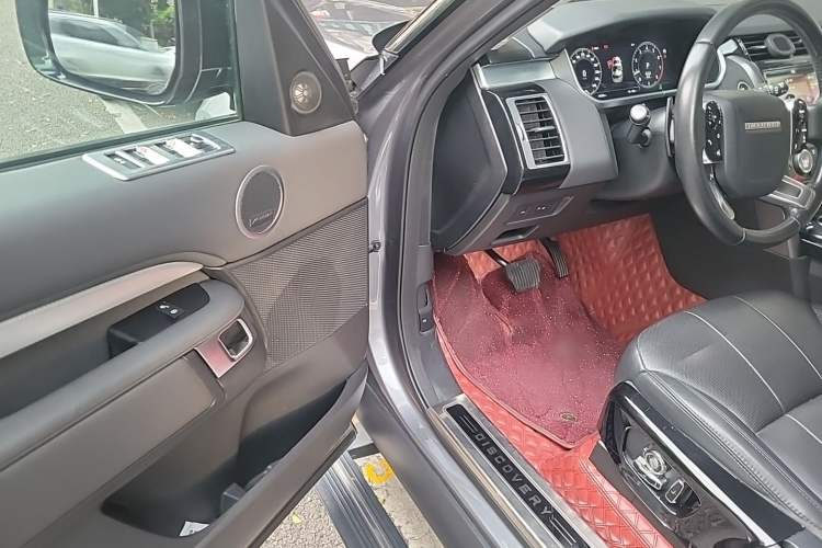 Used Land Rover Discovery 2020 2.0T 30th Anniversary Special Edition Driver Seat