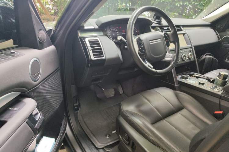 Used Land Rover Discovery 2020 3.0 SC V6 30th Anniversary Special Edition Driver Seat