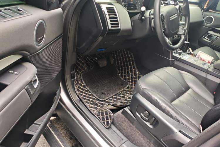 Used Land Rover Discovery 2020 3.0 SC V6 30th Anniversary Special Edition Driver Seat