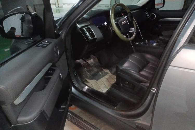 Used Land Rover Discovery 2020 3.0 SC V6 30th Anniversary Special Edition Driver Seat