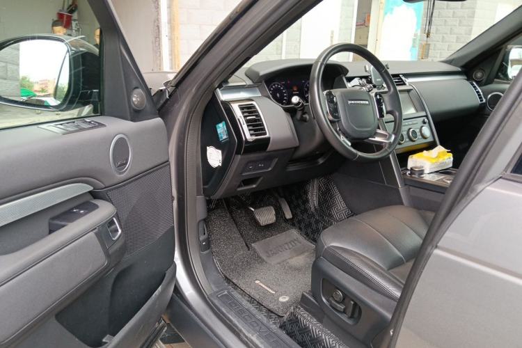 Used Land Rover Discovery 2020 3.0 SC V6 30th Anniversary Special Edition Driver Seat