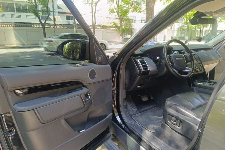 Used Land Rover Discovery 2020 3.0 SC V6 SE Driver Seat