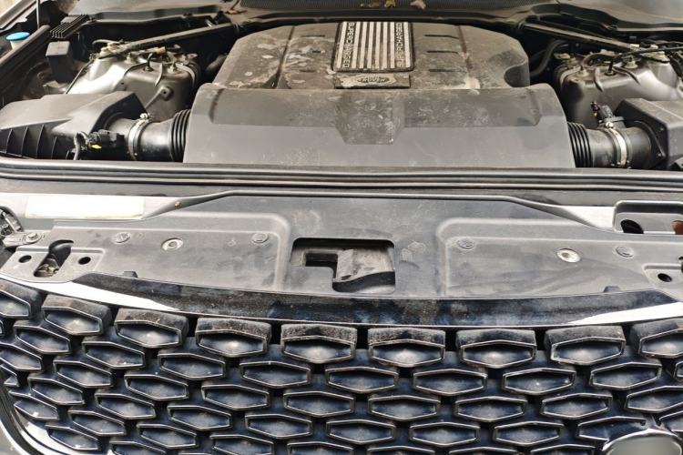 Used Land Rover Discovery 2020 3.0 SC V6 30th Anniversary Special Edition Engine Bay