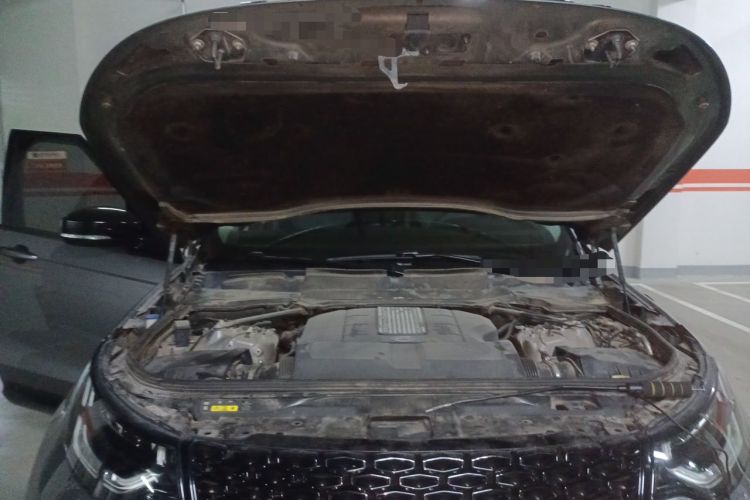 Used Land Rover Discovery 2020 3.0 SC V6 30th Anniversary Special Edition Engine Bay