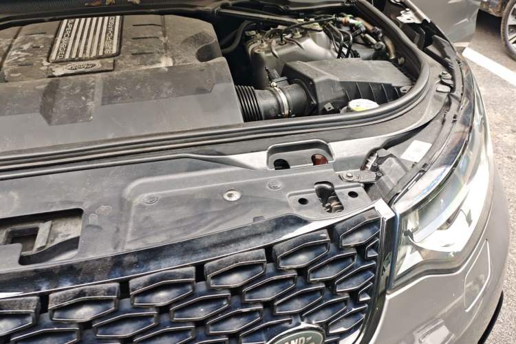 Used Land Rover Discovery 2020 3.0 SC V6 30th Anniversary Special Edition Engine Bay Left