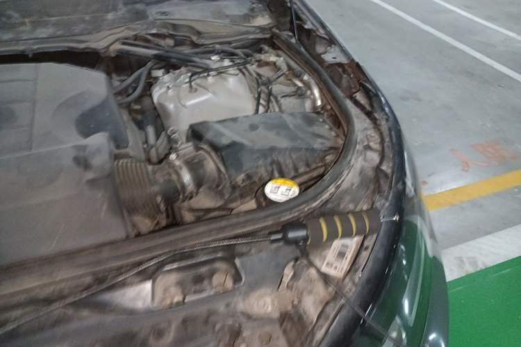 Used Land Rover Discovery 2020 3.0 SC V6 30th Anniversary Special Edition Engine Bay Left