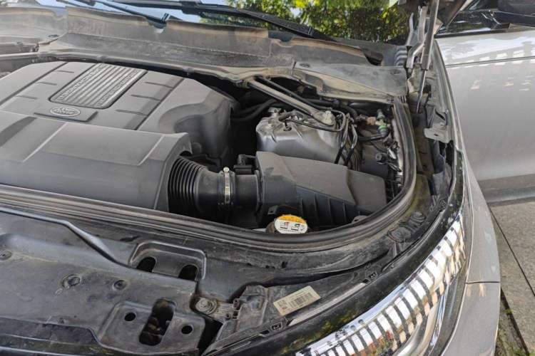 Used Land Rover Discovery 2020 3.0 SC V6 SE Engine Bay Left