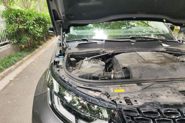 Used Land Rover Discovery 2020 3.0 SC V6 30th Anniversary Special Edition Engine Bay Right