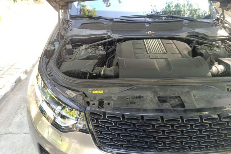 Used Land Rover Discovery 2020 3.0 SC V6 SE Engine Bay Right