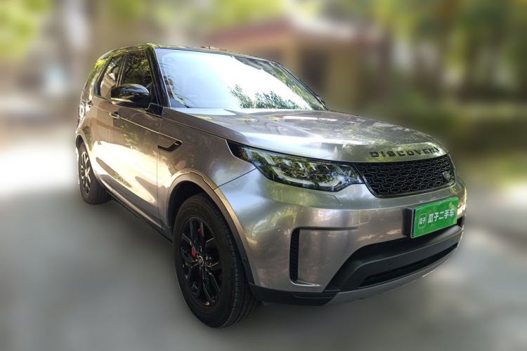 Used Land Rover Discovery 2020 3.0 SC V6 SE Front Right 45 Deg