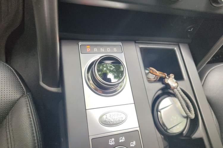 Used Land Rover Discovery 2020 3.0 SC V6 30th Anniversary Special Edition Gear Lever