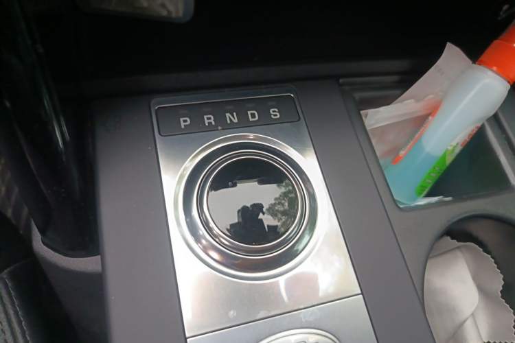 Used Land Rover Discovery 2020 3.0 SC V6 SE Gear Lever