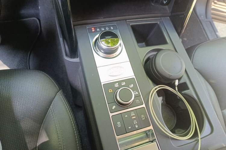 Used Land Rover Discovery 2020 3.0 SC V6 SE Gear Lever