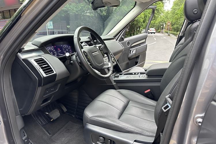 Used Land Rover Discovery 2020 3.0 SC V6 30th Anniversary Special Edition Interior 4