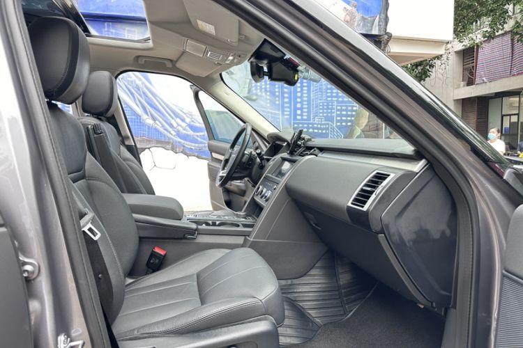 Used Land Rover Discovery 2020 3.0 SC V6 30th Anniversary Special Edition Interior 6