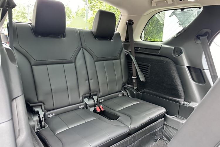 Used Land Rover Discovery 2020 3.0 SC V6 30th Anniversary Special Edition Interior 7