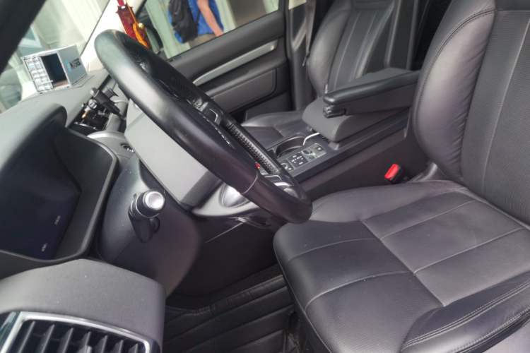 Used Land Rover Discovery 2020 2.0T 30th Anniversary Special Edition Left Front Seat