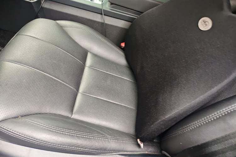 Used Land Rover Discovery 2020 3.0 SC V6 30th Anniversary Special Edition Left Front Seat