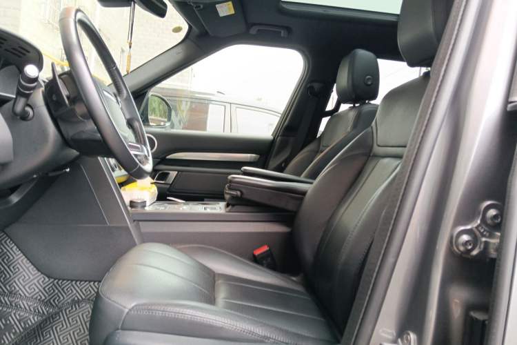 Used Land Rover Discovery 2020 3.0 SC V6 30th Anniversary Special Edition Left Front Seat