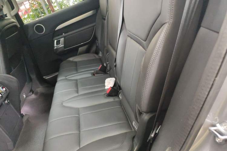 Used Land Rover Discovery 2020 3.0 SC V6 30th Anniversary Special Edition Left Rear Seat
