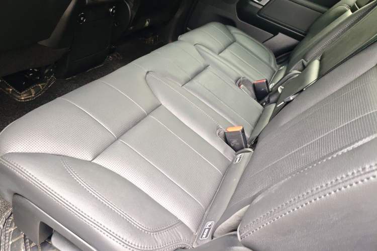 Used Land Rover Discovery 2020 3.0 SC V6 30th Anniversary Special Edition Left Rear Seat