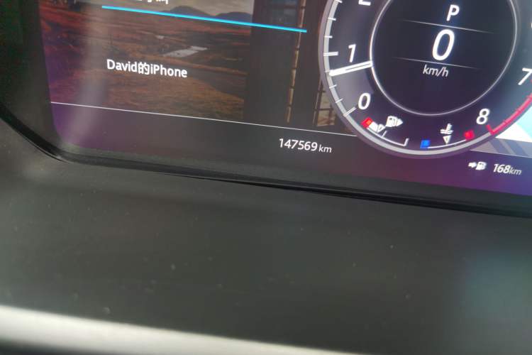 Used Land Rover Discovery 2020 2.0T 30th Anniversary Special Edition Odometer Close Up