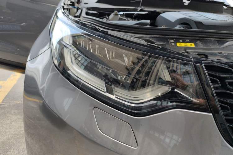 Used Land Rover Discovery 2020 3.0 SC V6 30th Anniversary Special Edition Right Front Headlight