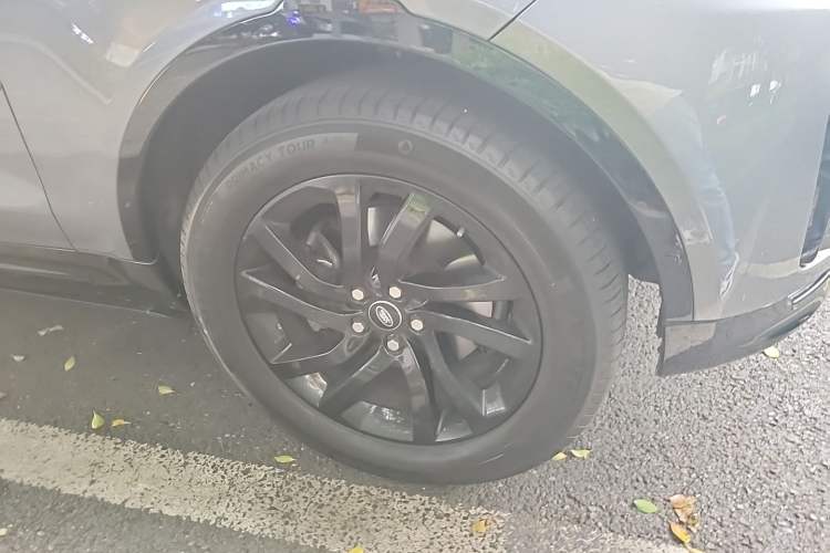 Used Land Rover Discovery 2020 2.0T 30th Anniversary Special Edition Right Front Wheel Hub
