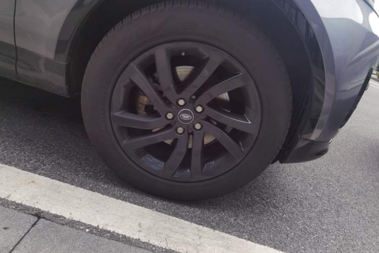 Used Land Rover Discovery 2020 2.0T 30th Anniversary Special Edition Right Front Wheel Hub