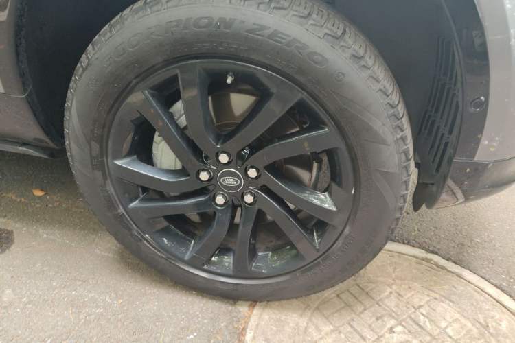 Used Land Rover Discovery 2020 3.0 SC V6 30th Anniversary Special Edition Right Front Wheel Hub
