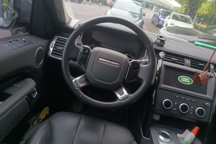 Used Land Rover Discovery 2020 3.0 SC V6 SE Steering Wheel
