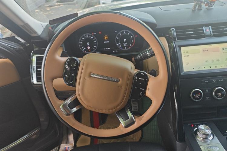 Used Land Rover Discovery 2020 3.0 SC V6 SE Steering Wheel