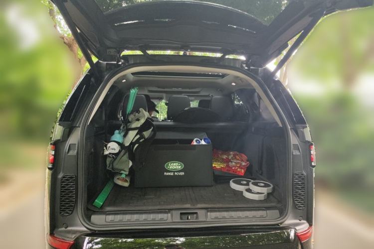 Used Land Rover Discovery 2020 3.0 SC V6 30th Anniversary Special Edition Trunk