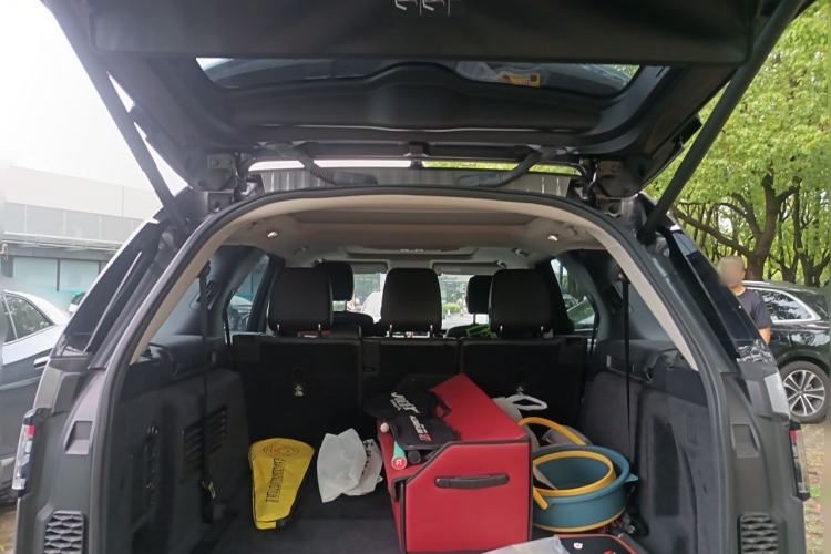 Used Land Rover Discovery 2020 3.0 SC V6 SE Trunk