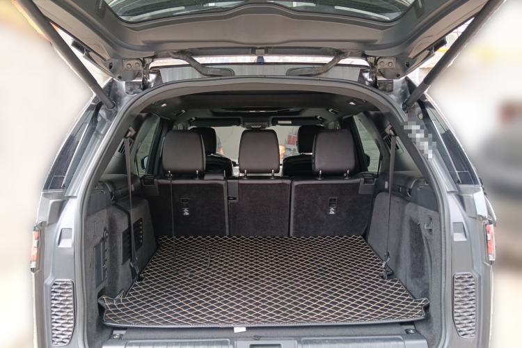 Used Land Rover Discovery 2020 3.0 SC V6 30th Anniversary Special Edition Trunk