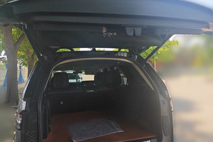 Used Land Rover Discovery 2020 3.0 SC V6 SE Trunk
