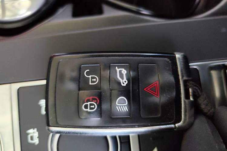 Used Land Rover Discovery 2020 3.0 SC V6 30th Anniversary Special Edition Vehicle Key