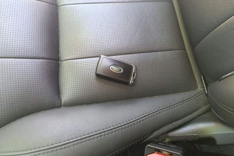 Used Land Rover Discovery 2020 3.0 SC V6 SE Vehicle Key