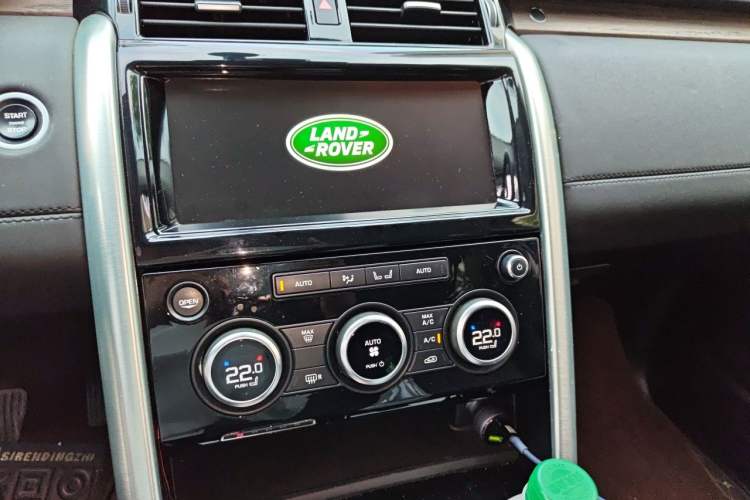 Used Land Rover Discovery 2020 3.0 SC V6 30th Anniversary Special Edition Audio And AC Panel
